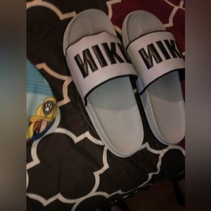 nike slides